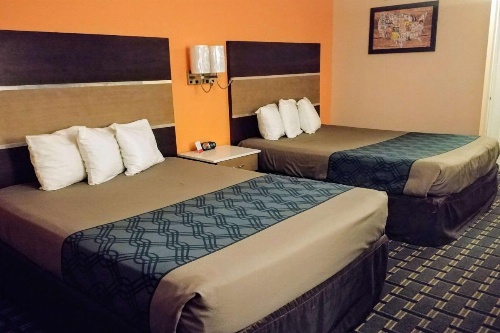 Econo Lodge Milldale-Southington image 4