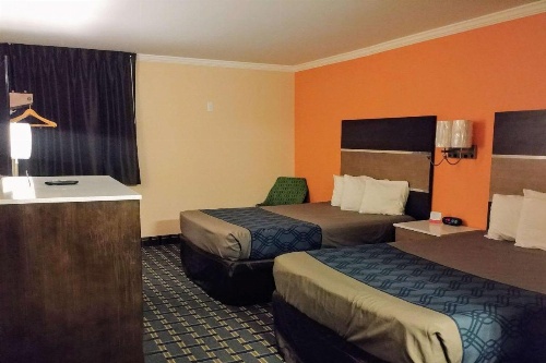 Econo Lodge Milldale-Southington image 9